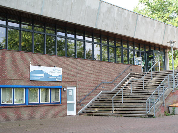 Au�enfoto von der �ffentlichen WC-Anlage in der Stormarnhalle.