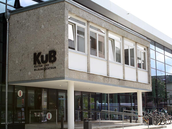 Eingangsbereich vom Kultur- und Bildungszentrum (KuB)