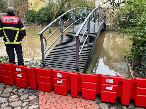 Mobile Hochwassersperre an der Hude