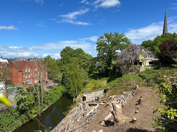 Gartenansicht K&ouml;ngstra&szlig;e im Juni 2026.