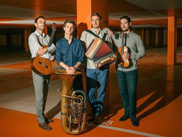 Foto des bayrischen Ensembles MAXJOSEPH