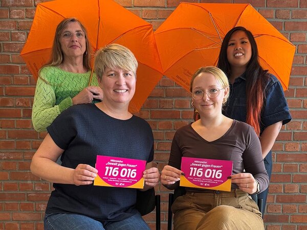 Gleichstellungsbeauftragte: Hintere Reihe von links: Maria de Graaff-Willemsen (GB Reinbek), Julia Nguyen (GB Glinde)
Vordere Reihe von links Ulrike Pein (GB Bad Oldesloe), Saskia Betke (GB Amt Trittau)